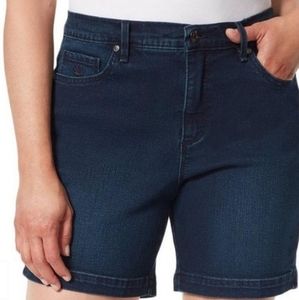 NWT plus "Gloria Vanderbilt" medium wash short length classic rise Amanda shorts